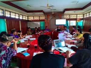 rapat staf