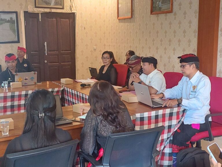 photo_6275954235124334229_y